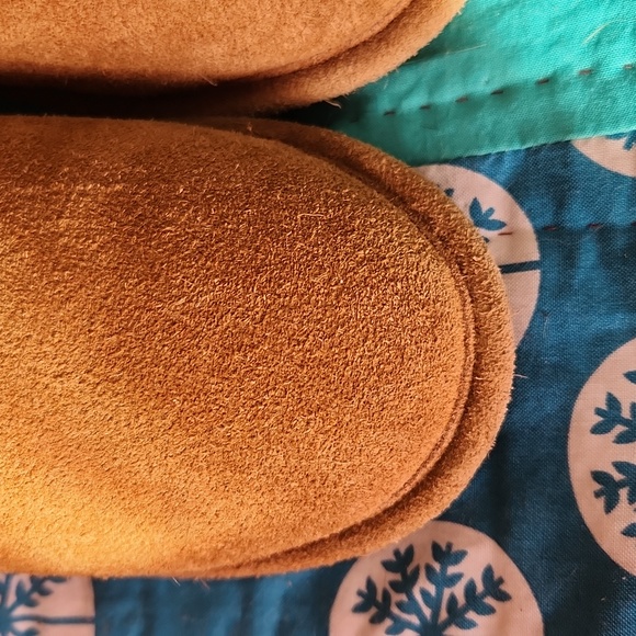 Beautiful Bearpaw boots - Picture 10 of 16